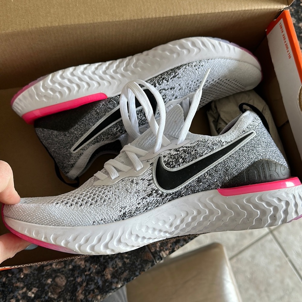 W Nike Epic React Flyknit 2